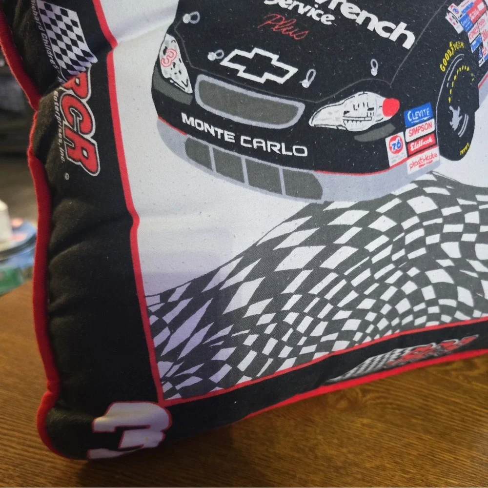 Dale Eanrhardt Sr.  Pillow‎